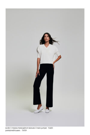 Art. 15420 Scollo V mezza manica/V neck short sleeves – Art. 15434 Pantalone/Trousers